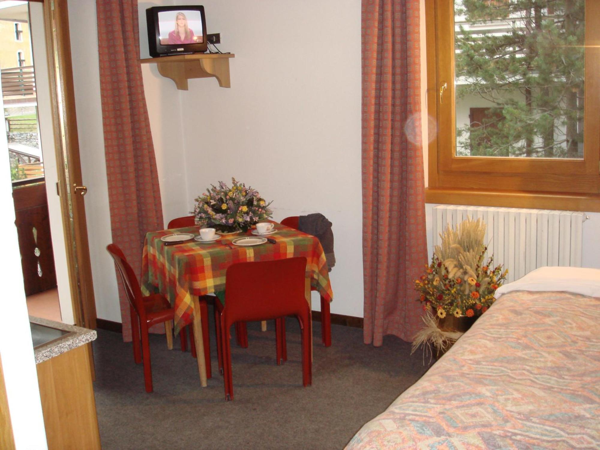 Hotel Derby Bormio Exterior foto