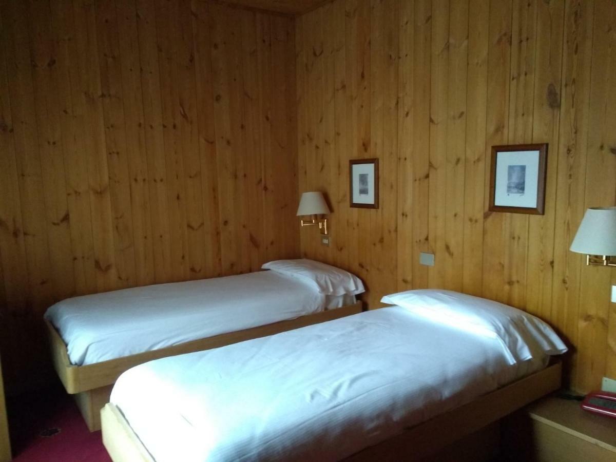 Hotel Derby Bormio Exterior foto